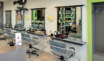 A ceder à GANNAT dans L'Allier  SALON DE COIFFURE & ESTHETIQUE - Ref : 03-1200